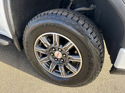 Used 2024 GMC Sierra 1500 AT4 w/ AT4 Premium Package image 10