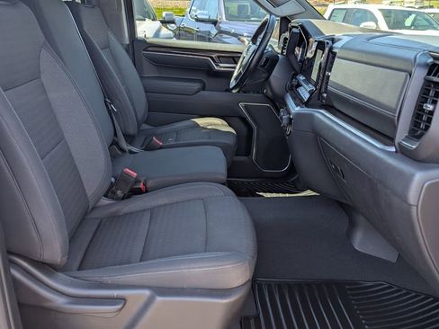 Used 2022 Chevrolet Silverado 1500 LT AWD/4WD image 19