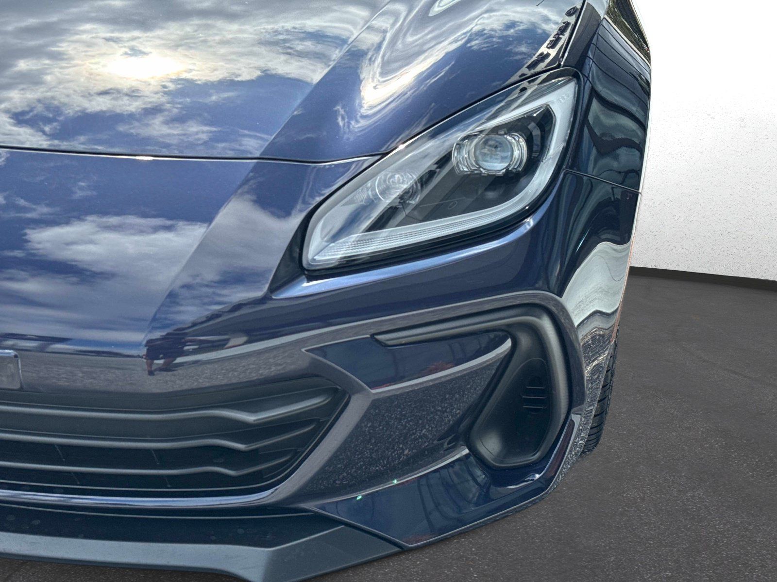 Used 2025 Subaru BRZ Limited RWD image 9