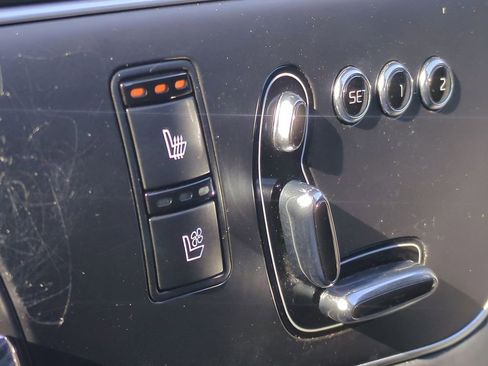 Used 2015 Kia K900 Luxury image 32