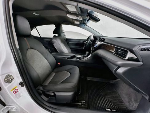Used 2019 Toyota Camry LE FWD image 26
