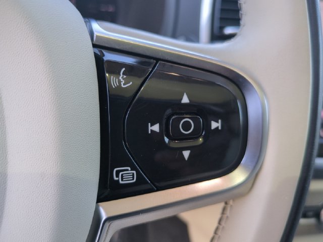 Certified 2023 Volvo XC90 T8 Plus w/ Protection Package Premier AWD/4WD image 19