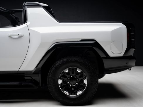 Used 2022 GMC Hummer EV Edition 1 w/ LPO, Illumination Package AWD/4WD image 23