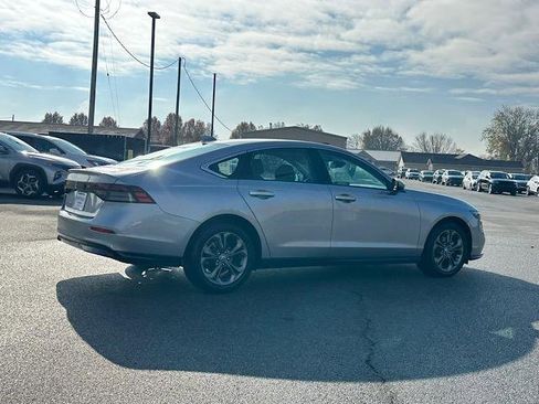 Used 2023 Honda Accord EX image 10