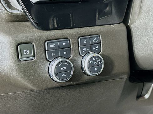 Used 2025 GMC Sierra 2500 SLT w/ SLT Premium Package AWD/4WD image 10