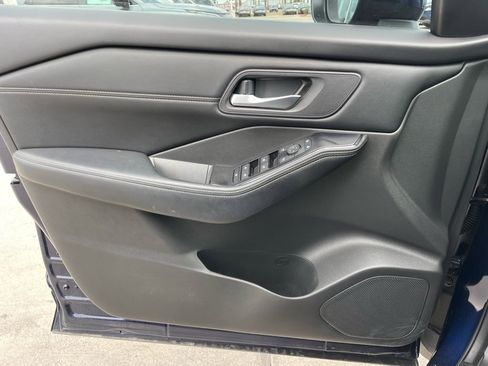 Certified 2024 Nissan Rogue SV w/ SV Premium Package image 9