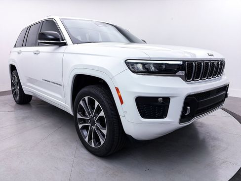 Used 2023 Jeep Grand Cherokee Overland AWD/4WD image 26