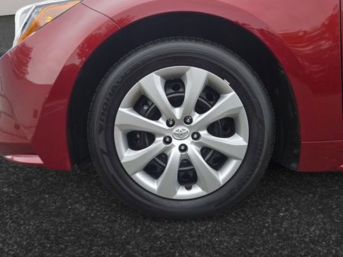 Used 2025 Toyota Corolla LE FWD image 4