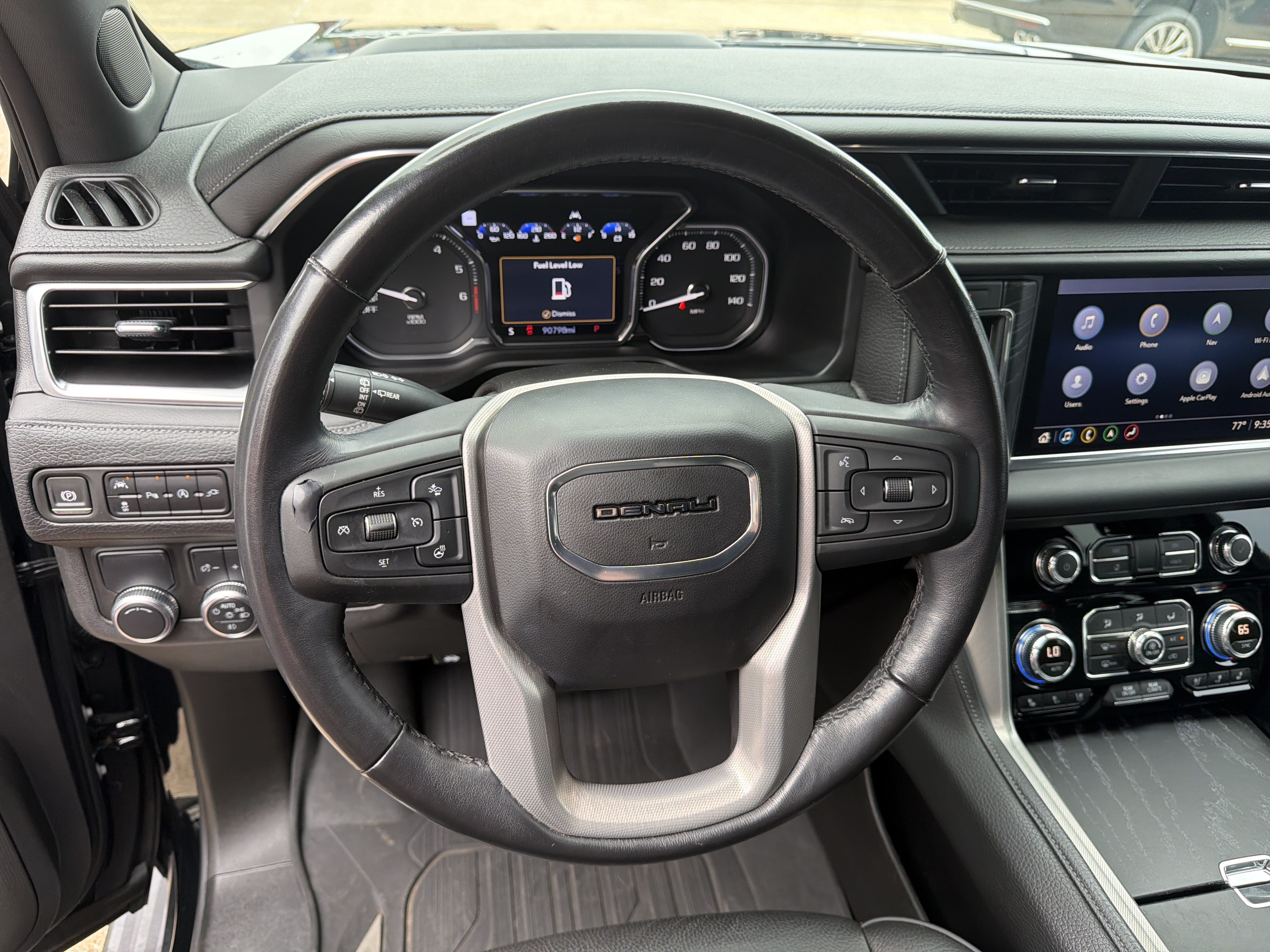 Used 2021 GMC Yukon Denali w/ Denali Premium Package RWD image 14