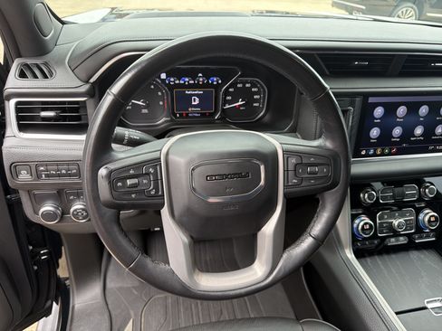 Used 2021 GMC Yukon Denali w/ Denali Premium Package RWD image 14