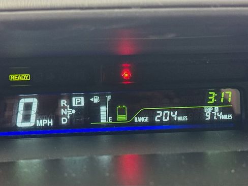 Used 2014 Toyota Prius V Two image 14