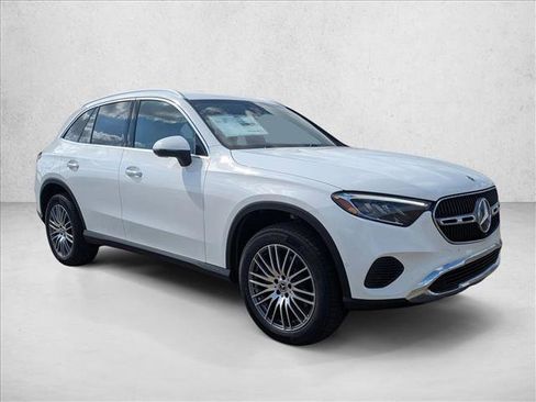 Used 2026 Mercedes-Benz GLC 300 image 3