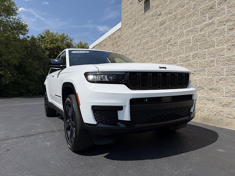 Used 2024 Jeep Grand Cherokee L Altitude AWD/4WD image 1