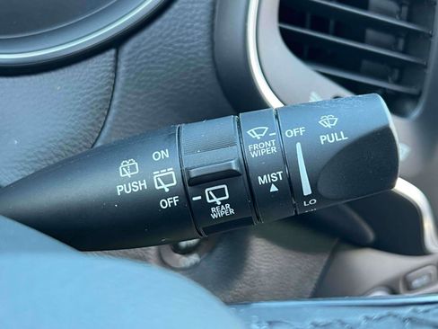 Used 2023 Jeep Cherokee Altitude Lux w/ Lux Elite Package image 17