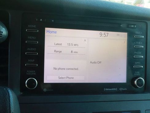 Used 2020 Toyota Sienna LE FWD image 27