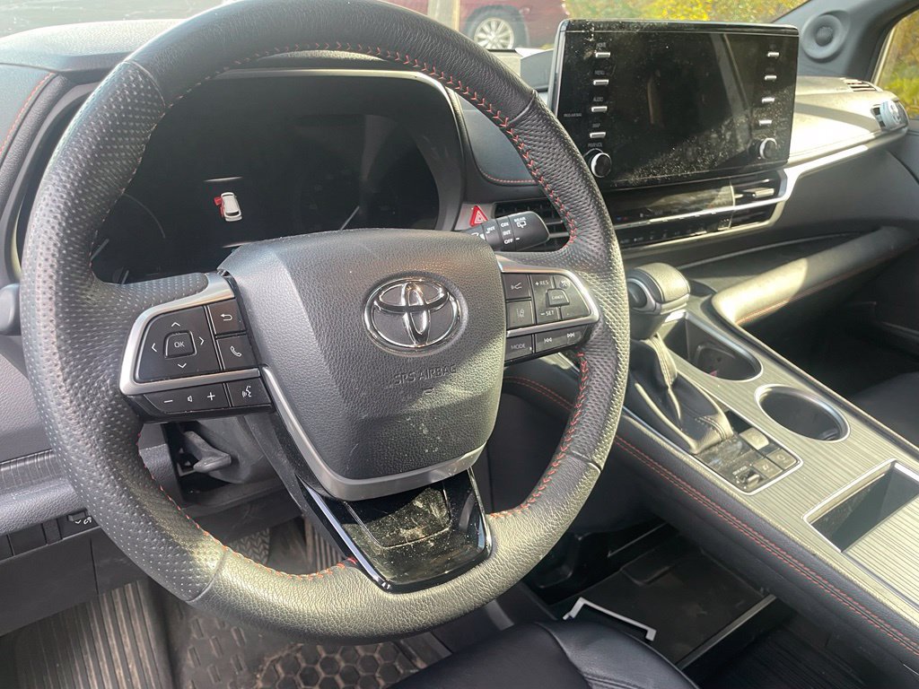 Used 2023 Toyota Sienna XSE w/ XSE Plus Package AWD/4WD image 12