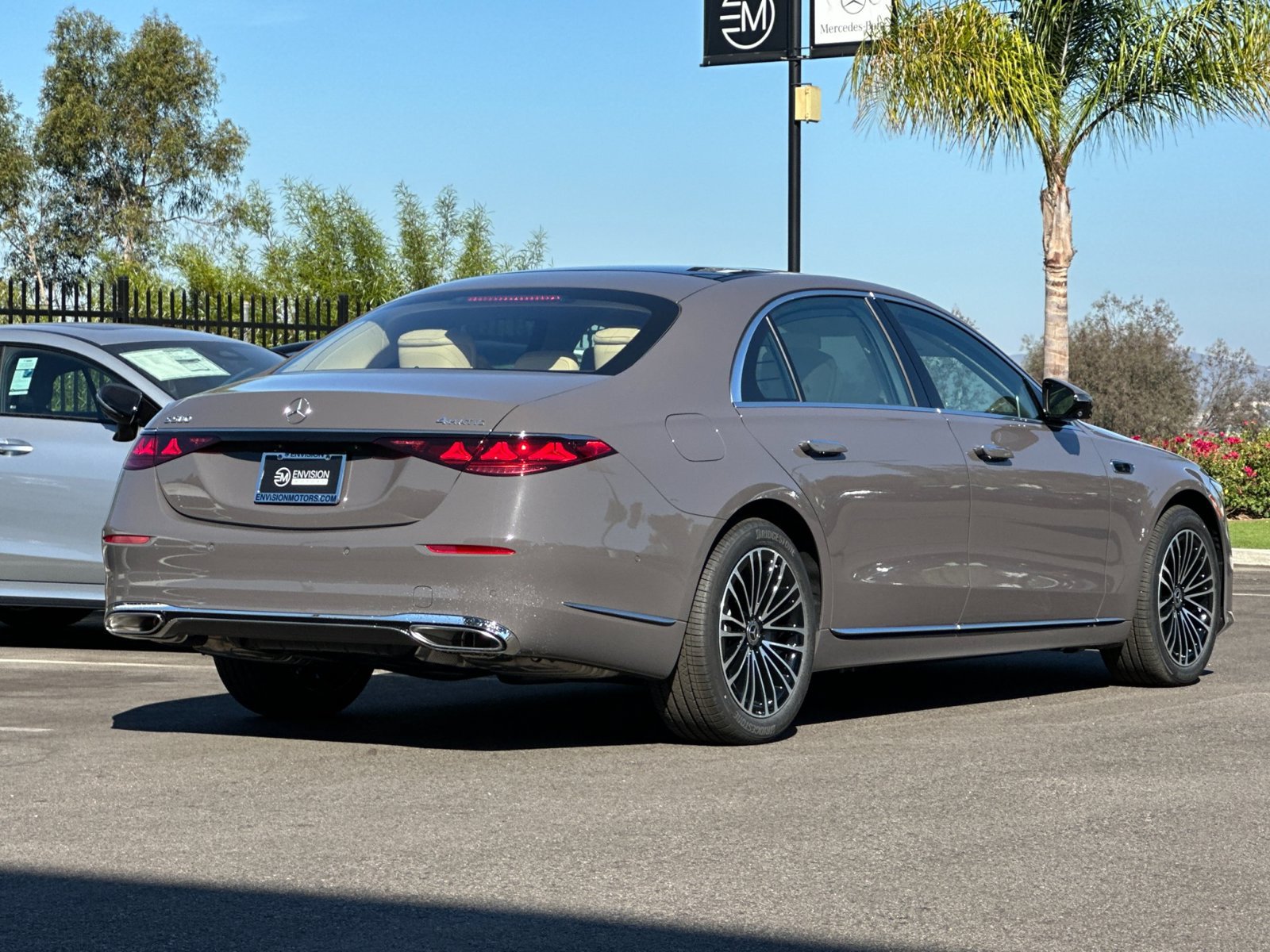 New 2027 Mercedes-Benz S 580 4MATIC Sedan image 3