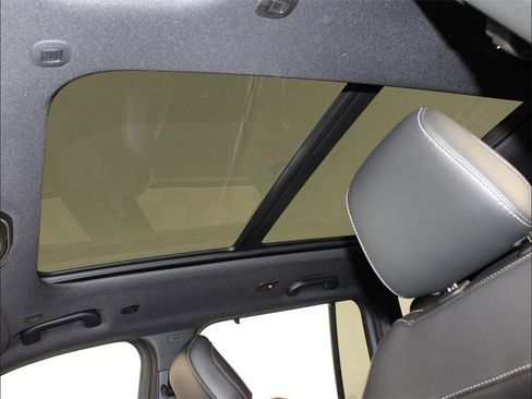 New 2025 Jeep Grand Cherokee Limited w/ Luxury Tech Group II image 25