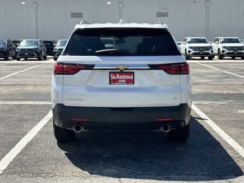 Used 2023 Chevrolet Traverse LT w/ LPO, Floor Liner Package FWD image 6
