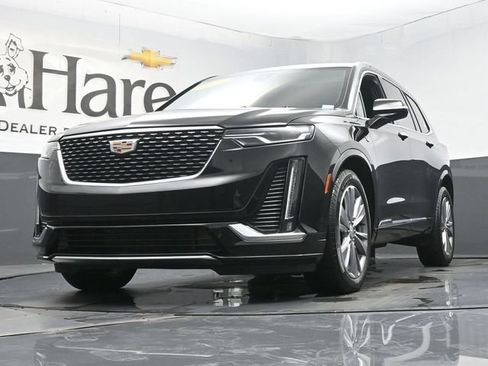 Used 2025 Cadillac XT6 Premium Luxury FWD image 4
