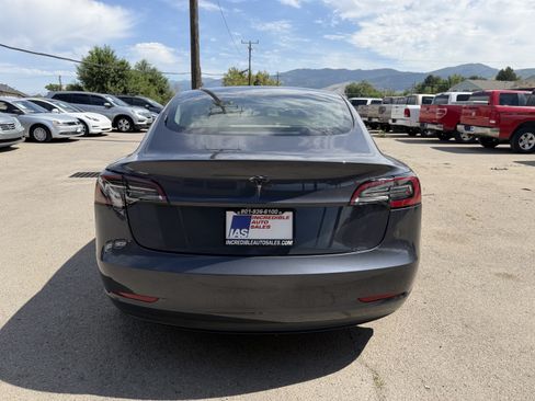 Used 2023 Tesla Model 3 Standard Range RWD image 5
