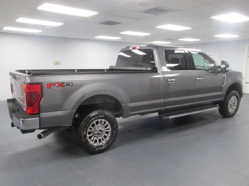 Used 2021 Ford F250 XLT w/ XLT Premium Package AWD/4WD image 4