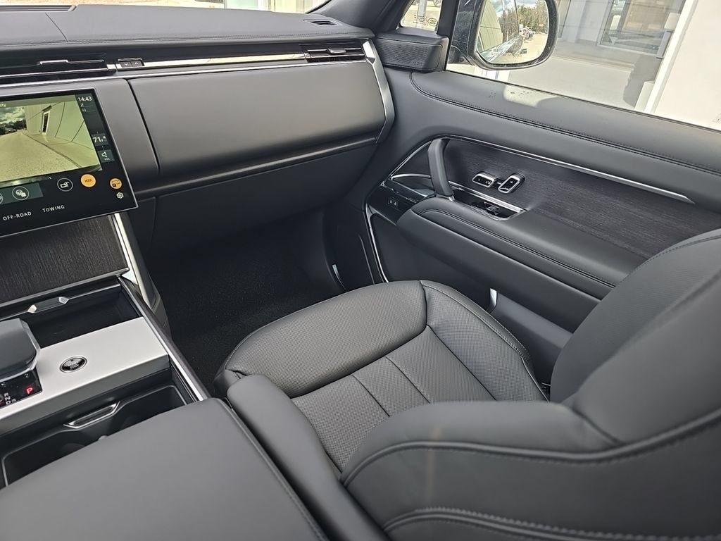 Certified 2026 Land Rover Range Rover SE AWD/4WD image 22
