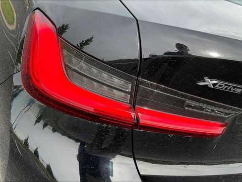 Used 2019 BMW 330i xDrive Sedan w/ Driving Assistance Package AWD/4WD image 23