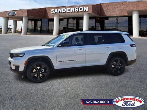 Used 2023 Jeep Grand Cherokee L Limited w/ Black Appearance Package image 6