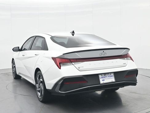 Used 2025 Hyundai Elantra SEL FWD image 7