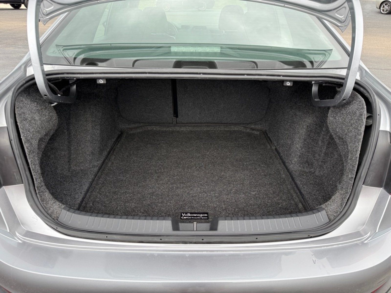 Used 2025 Volkswagen Jetta Sport FWD image 38