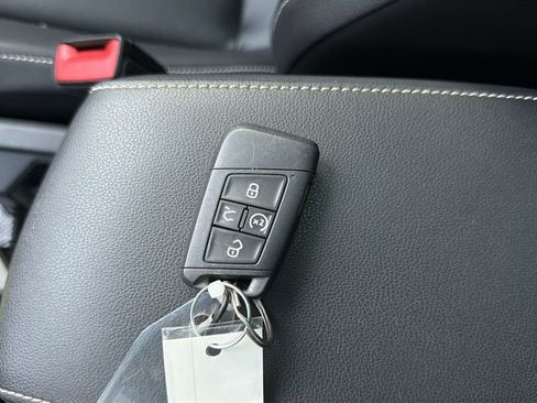 Used 2023 Volkswagen Tiguan SE R-Line FWD image 24