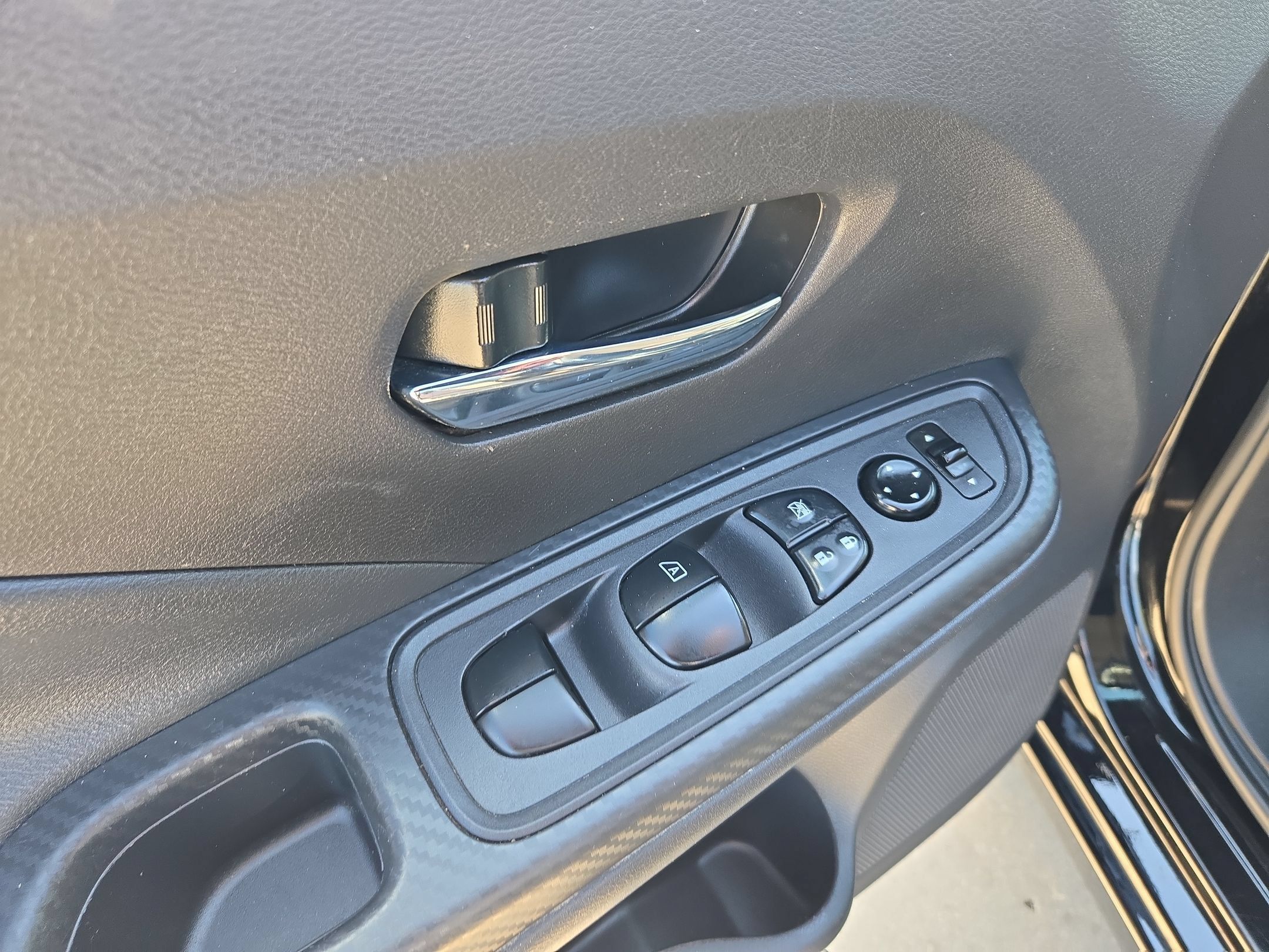 Certified 2025 Nissan Versa SV FWD image 12