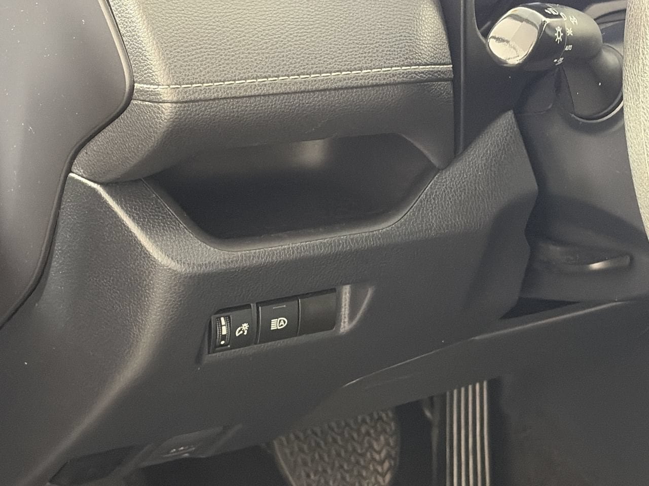 Used 2023 Toyota RAV4 XLE FWD image 12