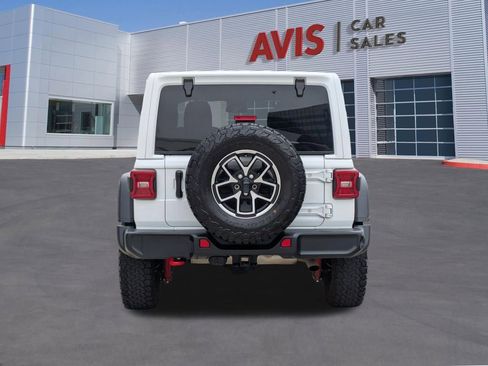 Used 2025 Jeep Wrangler Unlimited Rubicon w/ Convenience Group AWD/4WD image 7