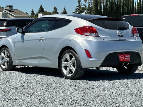 Used 2015 Hyundai Veloster FWD image 7