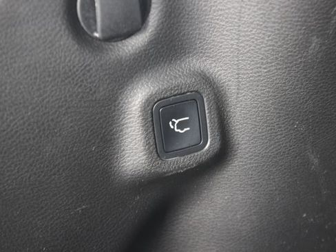 Used 2025 Jeep Compass Limited w/ Elite Group AWD/4WD image 27