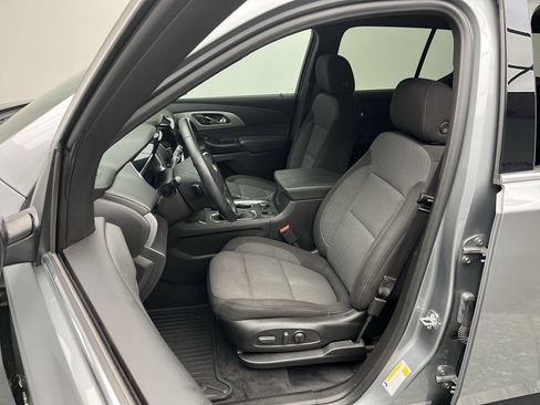 Certified 2023 Chevrolet Traverse LT image 9
