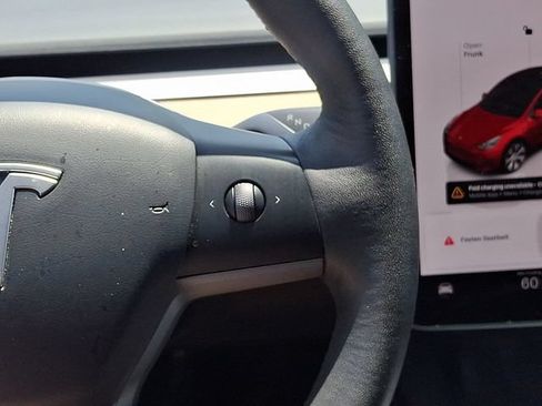 Used 2023 Tesla Model Y Long Range AWD/4WD image 23