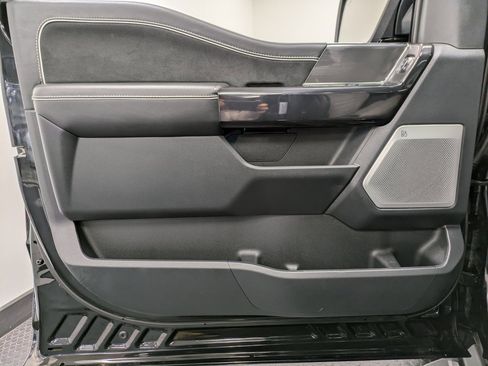 Used 2025 Ford F150 Lightning Platinum image 8