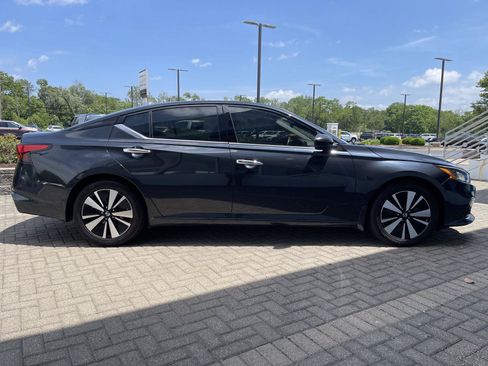 Used 2022 Nissan Altima 2.5 SL FWD image 6