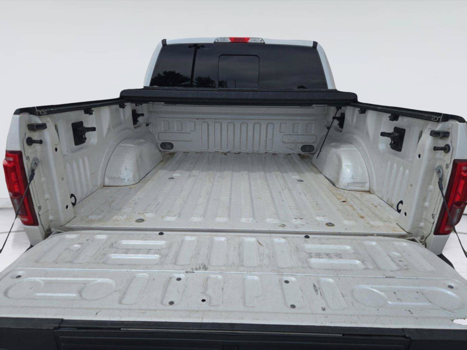 Used 2017 Ford F150 Lariat RWD image 25