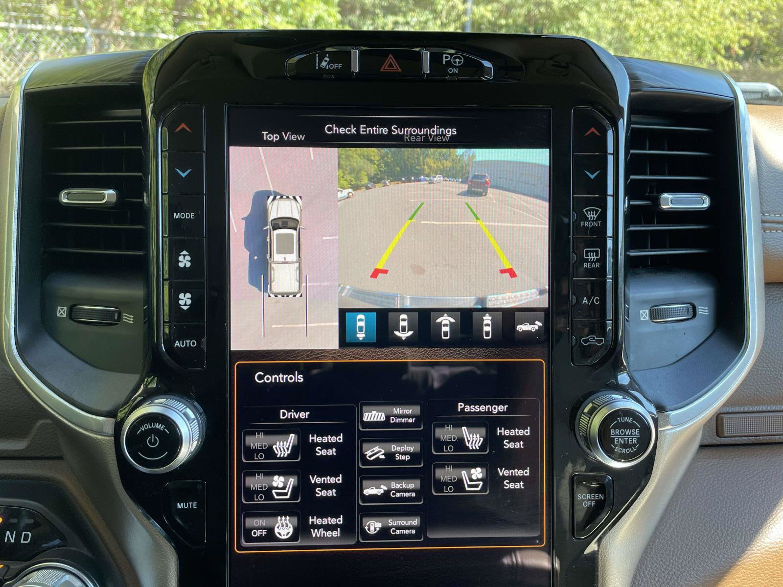 Used 2019 RAM 1500 Laramie AWD/4WD image 28