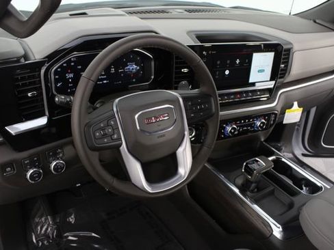 New 2026 GMC Sierra 1500 SLT image 9
