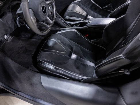 Used 2020 McLaren 720S Performance image 32