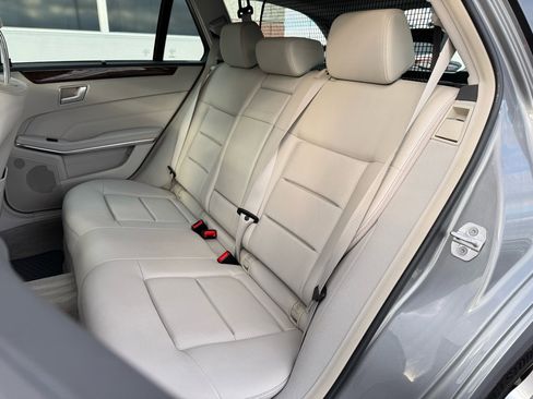 Used 2014 Mercedes-Benz E 350 4MATIC Wagon image 29