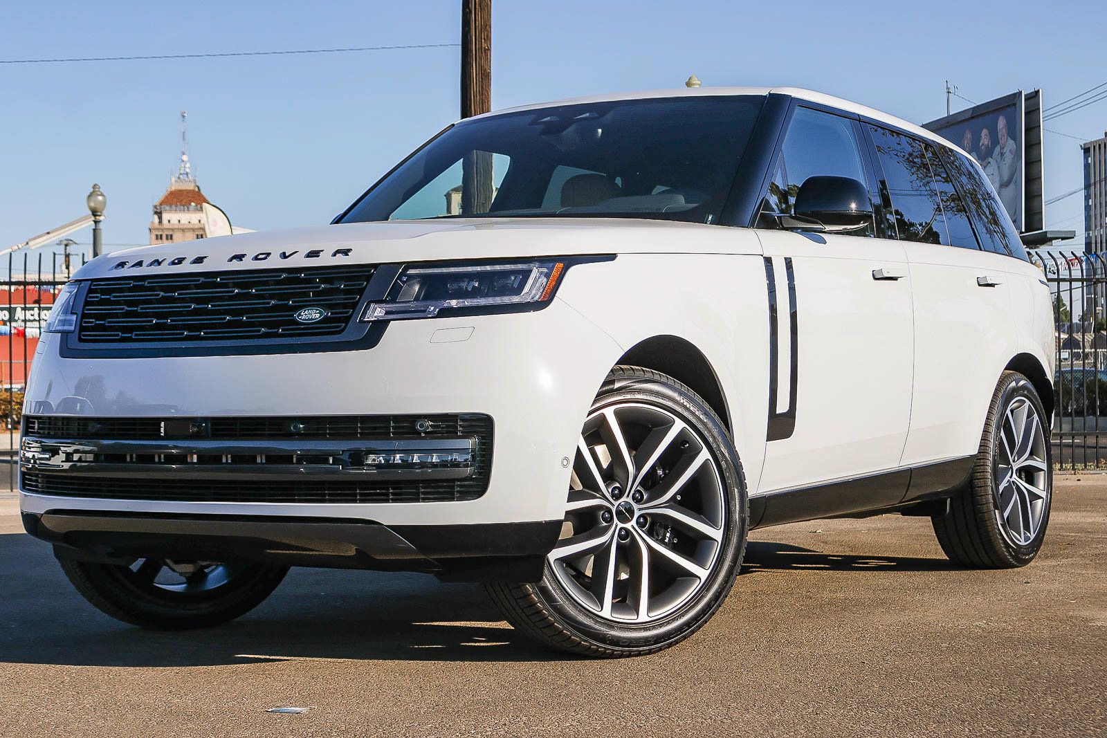 New 2026 Land Rover Range Rover SE AWD/4WD image 1