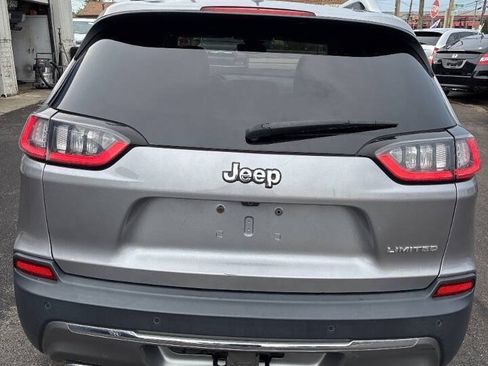 Used 2019 Jeep Cherokee Limited w/ Luxury Group FWD image 6