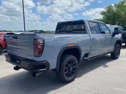 Used 2024 GMC Sierra 2500 AT4 w/ AT4 Premium Plus Package AWD/4WD image 5