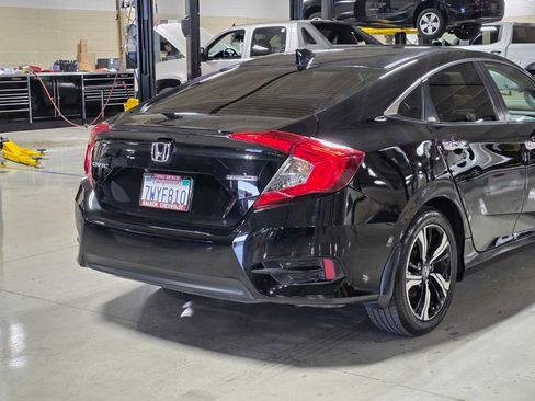 Used 2016 Honda Civic Touring image 11